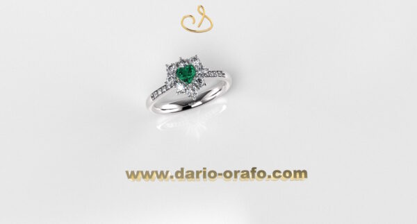 Anello Smeraldo 028 Cuore 4x4 classico contornato