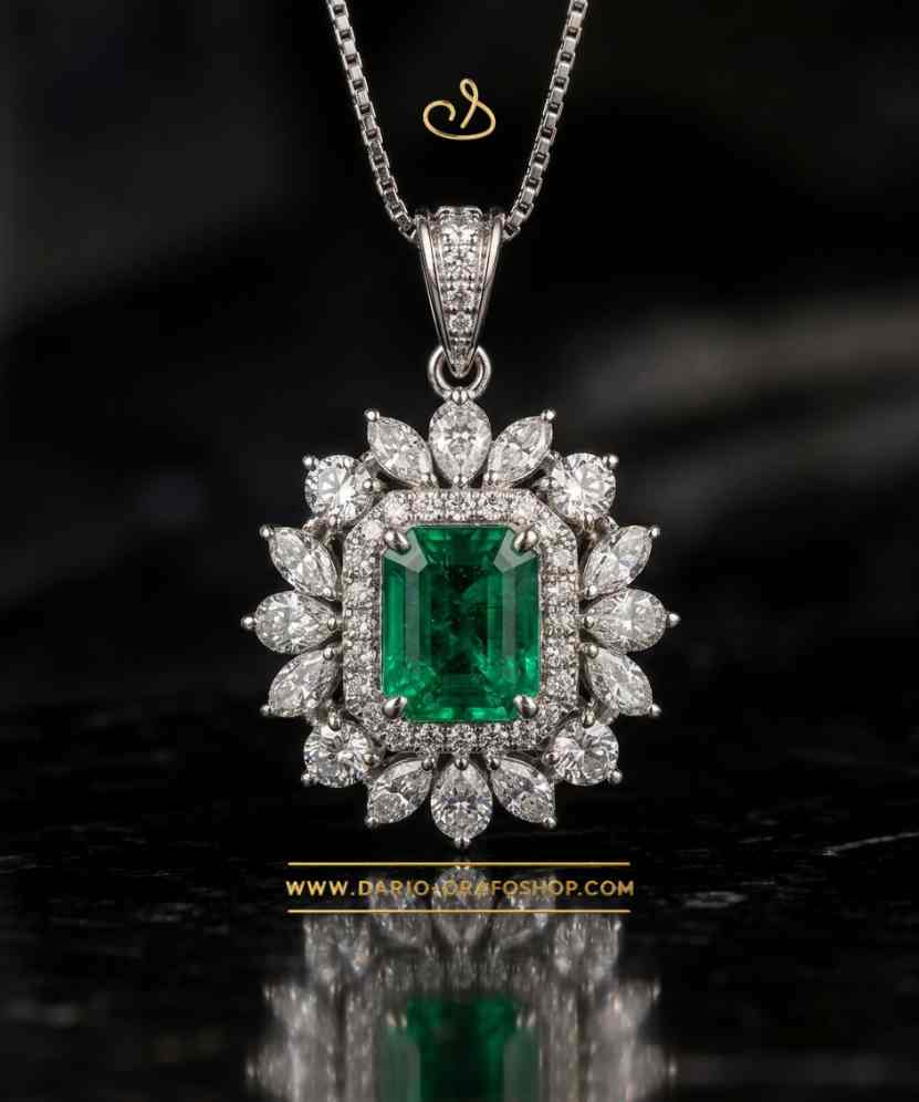Ciondolo Smeraldo 004 rettangolare contornato con diamanti tondi e navetta